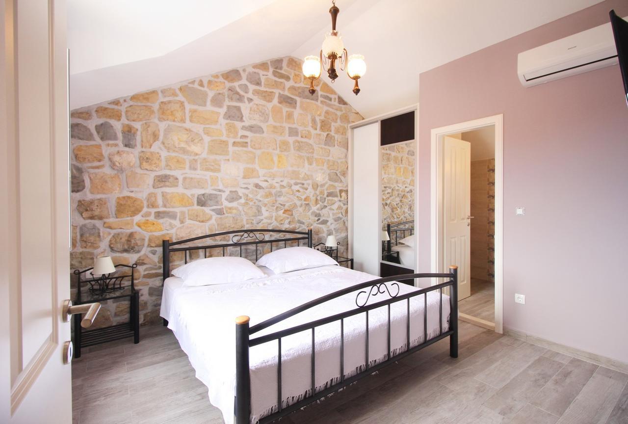 Villa Filipetti With Heated Pool Makarska Exterior photo